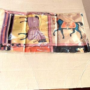 NIB Suzhichou Scarf Horse Print Vibrant Colors silky poly HORSE Pony Stallion